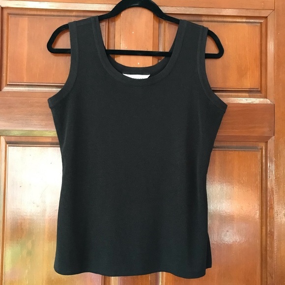 Exclusively Misook Scoop Neck Tank - Picture 1 of 11
